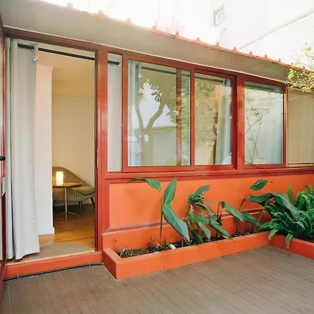 New - Swallow's Garden Apartment Lisbon