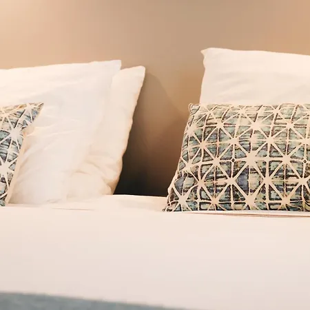 New - Swallow's Garden Лиссабон